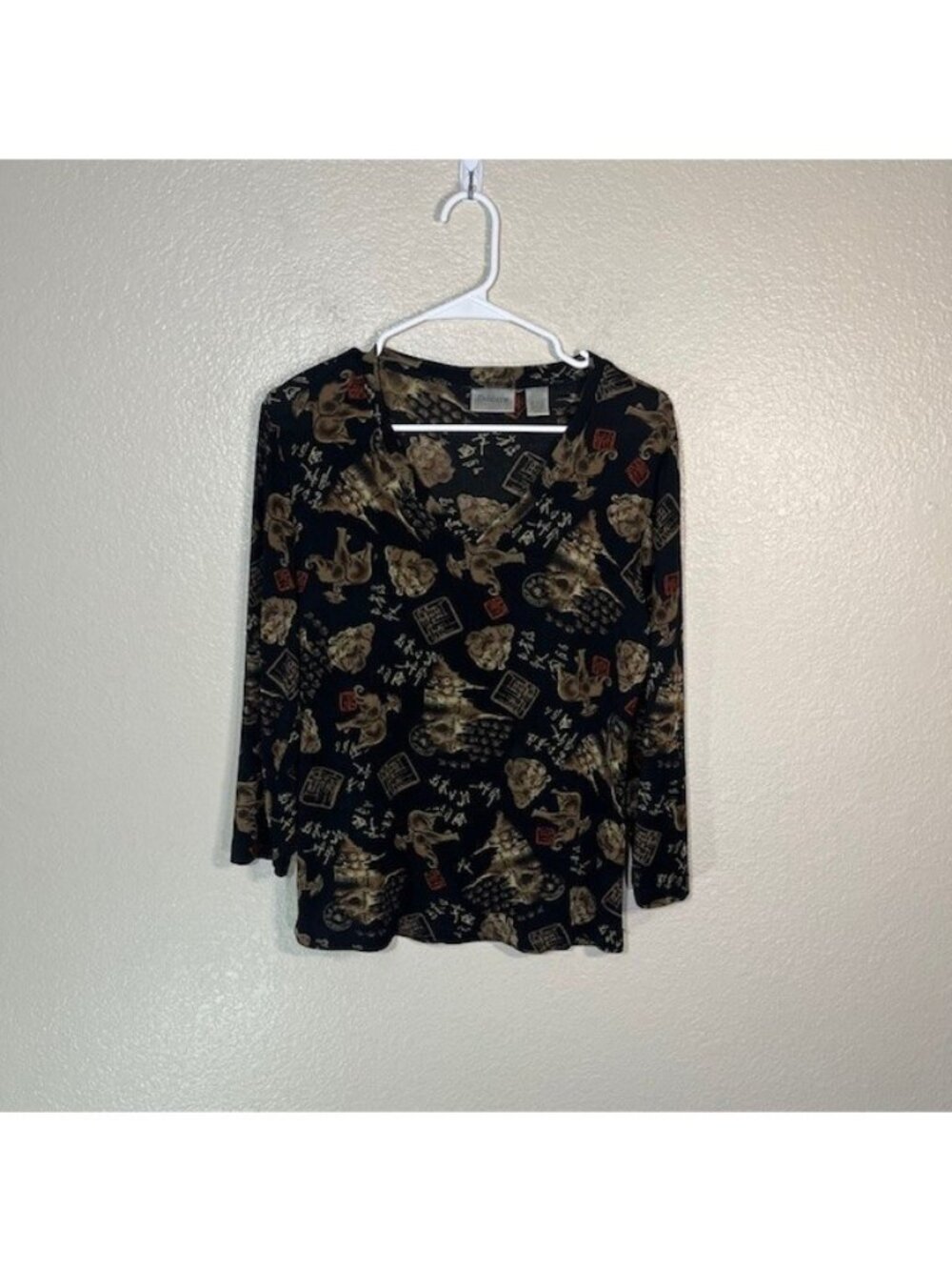 Chicos Travelers Top Womens 0 Slinky Acetate Stretch Shirt Buddha Asian Print
